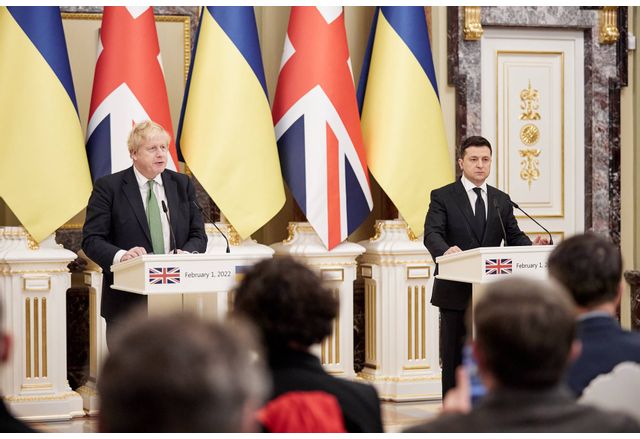 Британският премиер Борис Джонсън предупреди че руска инвазия в Украйна
