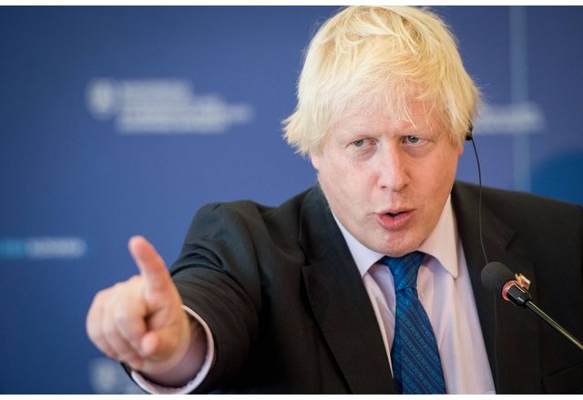 Британският премиер Борис Джонсън ще продължи да оглавява британското правителство