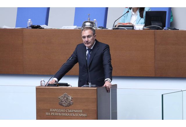 Борислав Гуцанов 