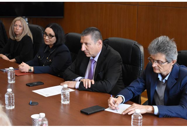 На среща с родители и близки на загинали при тежки