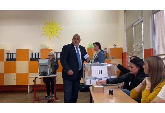 Борисов гласува на втори тур в Банкя