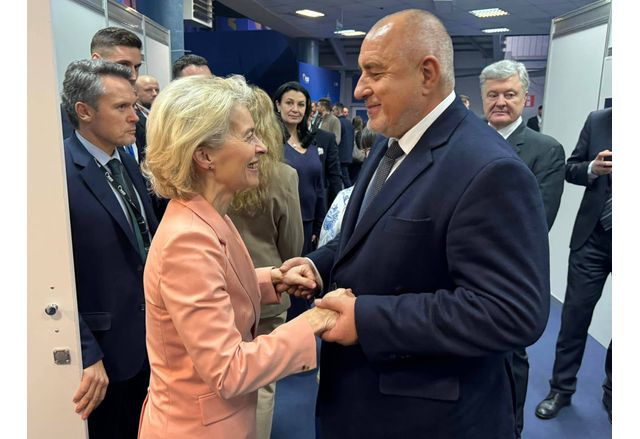 Лидерът на ГЕРБ Бойко Борисов използва фейсбук профила си за