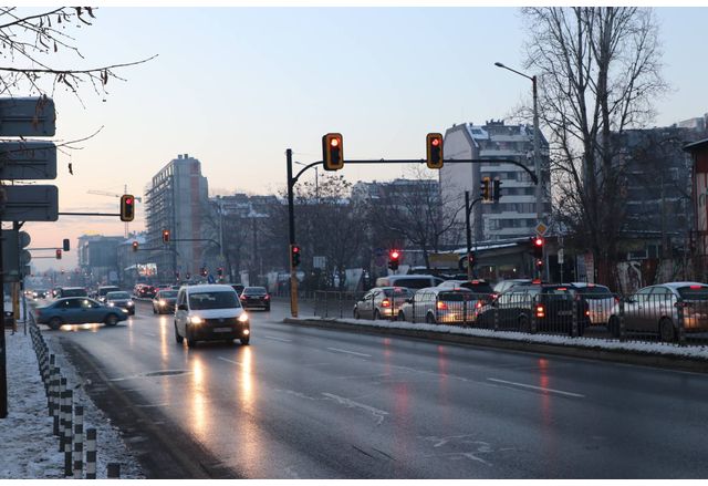 Камион блъсна пешеходец на кръстовището на бул България и бул