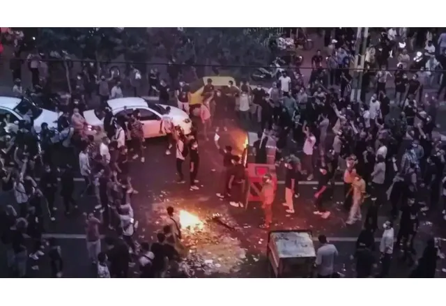 Иран преживя драматично нарастване на напрежението в четвъртък след като