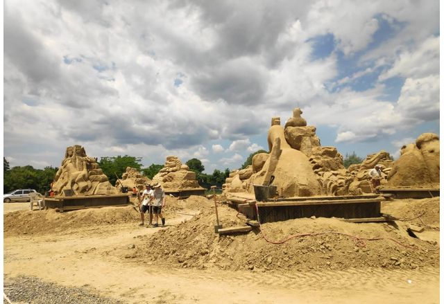 Всеки обича предишните властелини на нашата планета мистериозно изчезнали преди