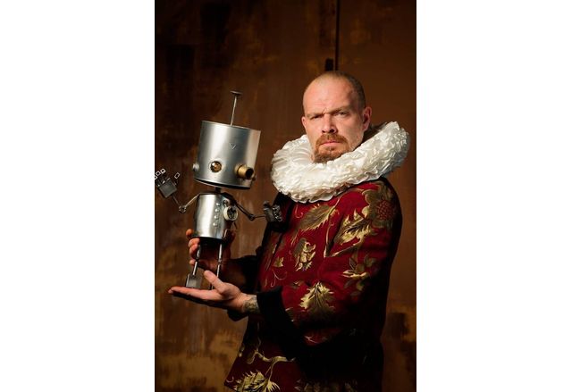 Бургаската библиотека стана дом за стиймпънк изкуство Най малката и впечатляваща