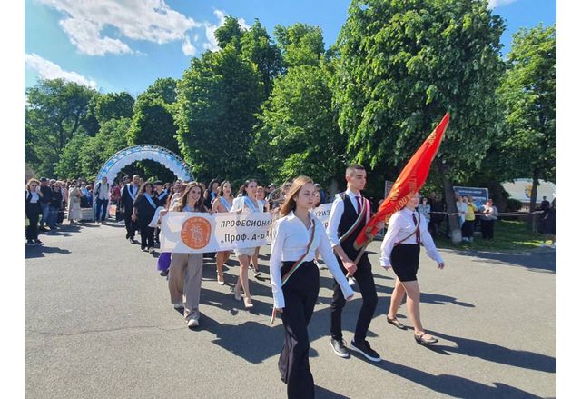 С духова музика и червен килим Бургас ще изпрати своите абитуриенти на 15 май