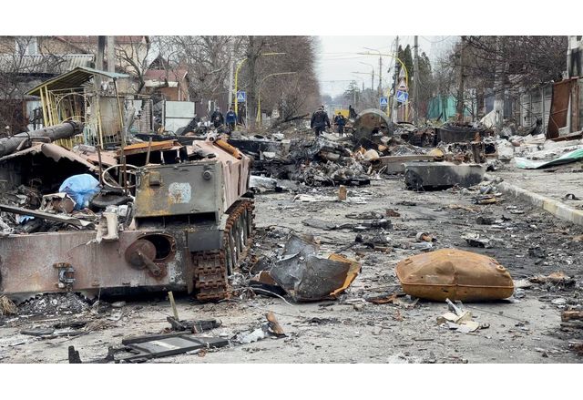 Буча, унищожена руска техника и разрушения на цивилни сгради