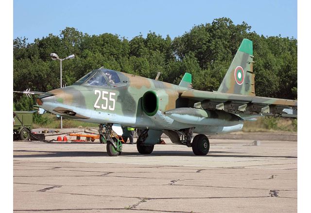 Български Су-25