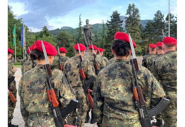 58 от българите са готови да защитят България с оръжие