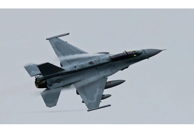 Това за неизправността на единия от новите изтребители F 16 беше