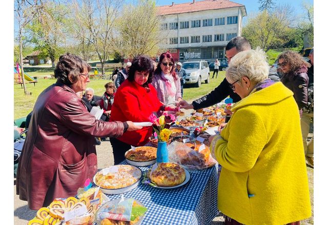Кулинарни майстори от село Вировско се включиха в традиционния празник