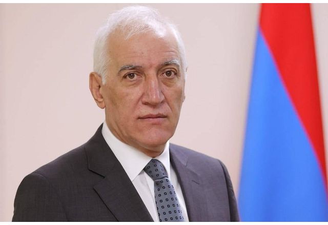 Новият президент на Армения Ваагн Хачатурян днес положи клетва и