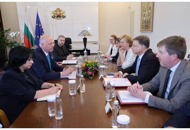 Срещ ана премиера с еврокомисарите Валдис Домбровскис и Екатерина Захариева