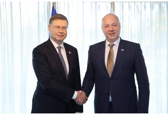 Министър-председателят Росен Желязков по време на двустранна среща с европейския комисар по икономиката и производителността, както и по изпълнението и опростяването на политиките – Валдис Домбровскис