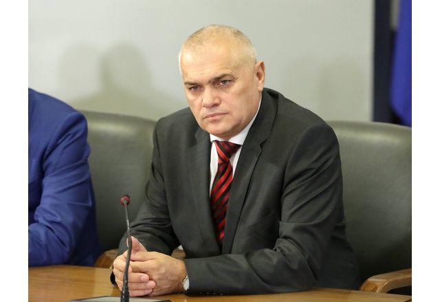 Има нужда от професионално ръководство в МВР което да балансира