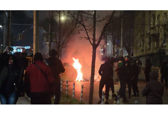 Вандализъм на протеста в София