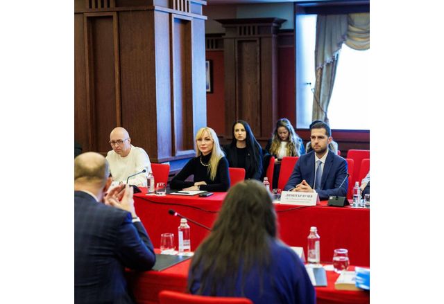 Министерството на туризма предприема реални действия за Витоша докато кметът