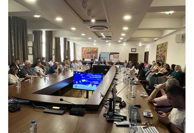 Конференция "Ние и еврото: научни факти срещу митове", която се провежда в Икономическия университет – Варна