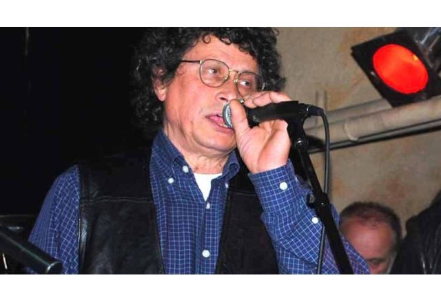 Едно от знаковите имена на българския рокендрол Иван Милев