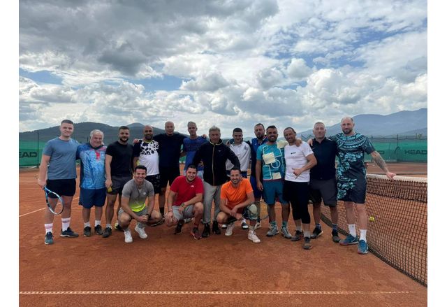 Започна Деветият тенис турнир за аматьори Велинград и приятели организиран
