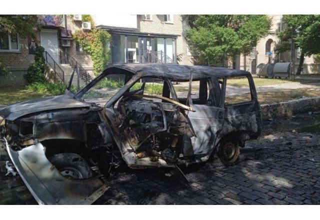 Взривената кола на коменданта-колаборант на окупирания украински град Бердянск