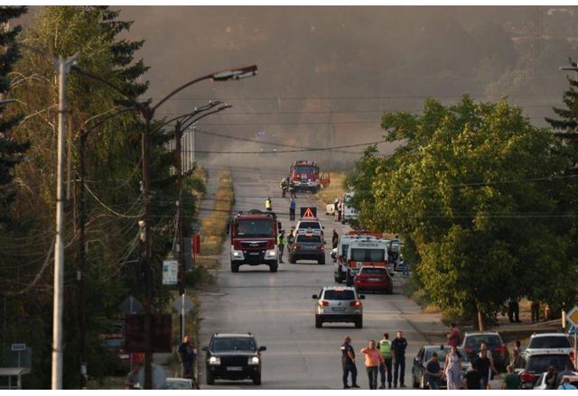 Откриха две силно обгорели тела в близост до входа на