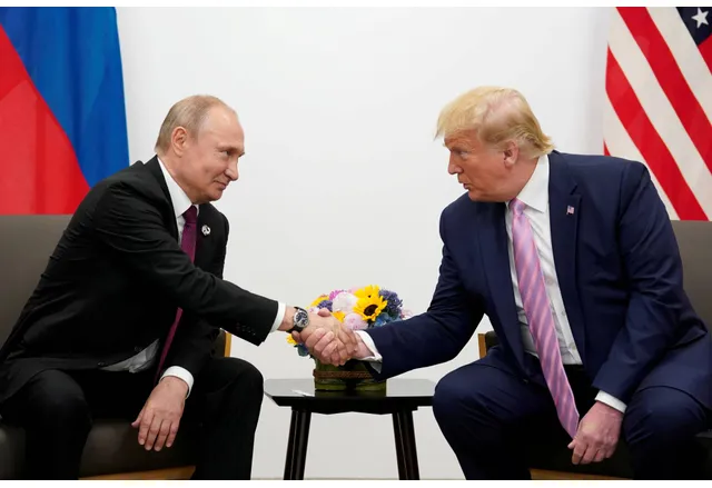 Руският диктатор Владимир Путин и президентът на САЩ Доналд Тръмп