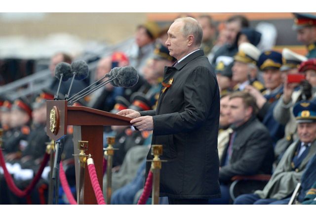 Военнопрестъпникът и държавен терорист Владимир Путин заяви на Червения площад