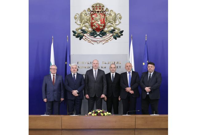 Най мащабният до момента договор за доставка на нови влакове беше