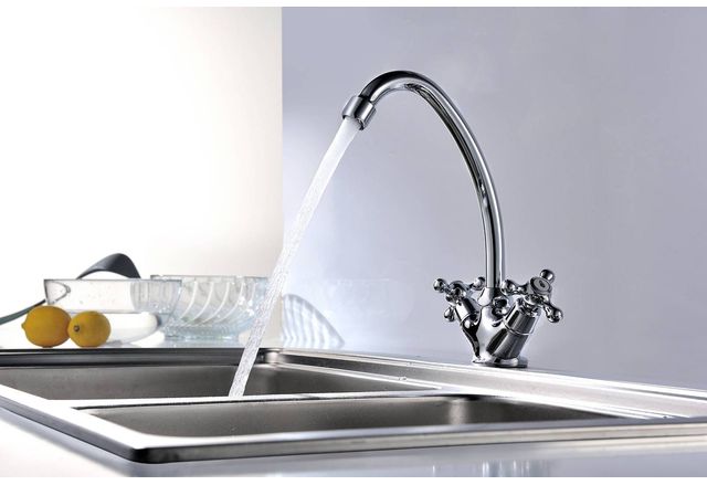 Във връзка с продължителното засушаване и силното намаляване на дебита