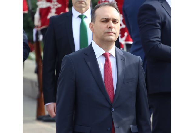 Министърът на отбраната Драгомир Заков заяви на полигона в Црънча