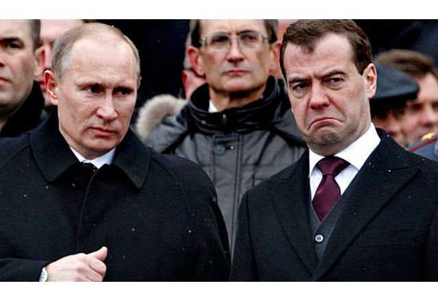 Военнопрестъпниците Путин и Медведев