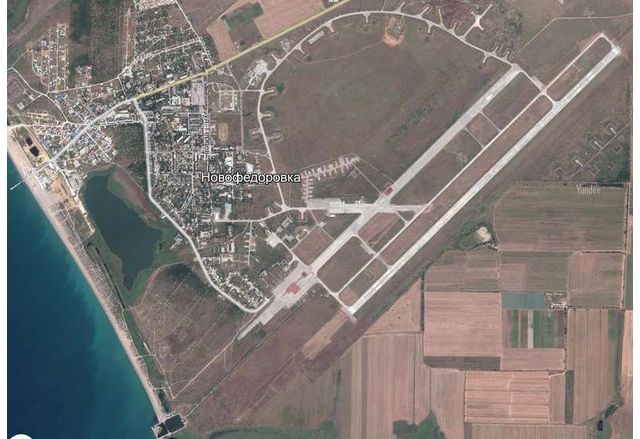 Военното летище в Новофьодоровка преди бомбардировката