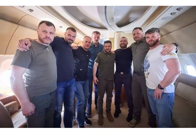 Съвсем неочаквано петимата командири на станалия световноизвестен батальон Азов се