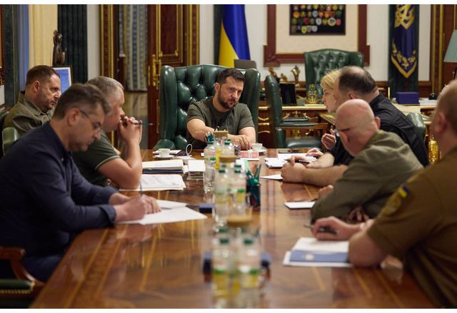 На 12 септември украинският президент Володимир Зеленски проведе заседание на