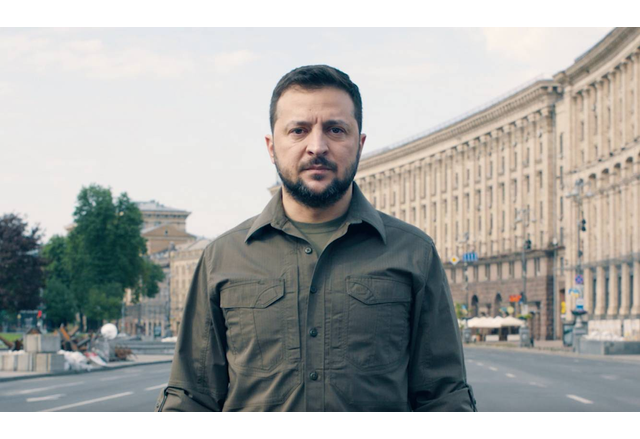 Украинският президент Володимир Зеленски заяви че зависимостта на парада на