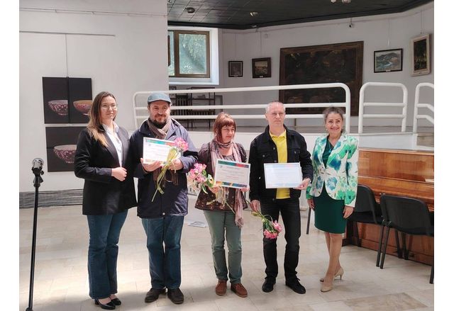 Наградиха призьорите в Националната художествената изложба Земята на Ботев На