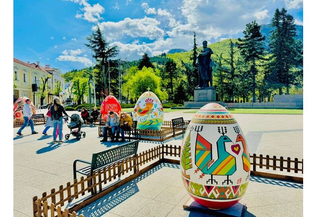 Напредват дейностите по украсяването на град Враца за предстоящите празници