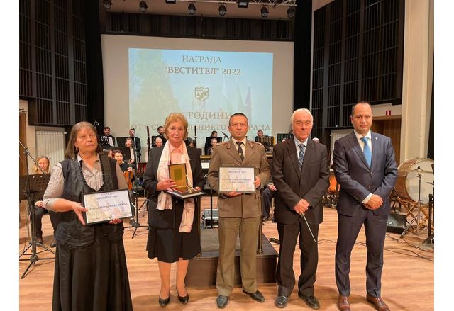Във Враца връчиха наградите "Вестител"