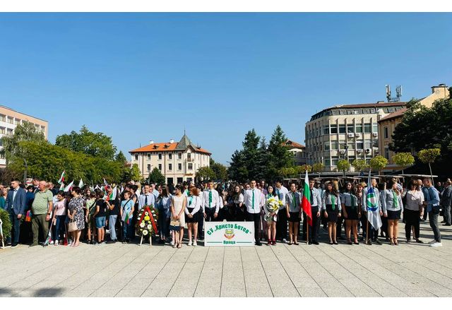 Във Враца отбелязаха годишнината от Независимостта на България