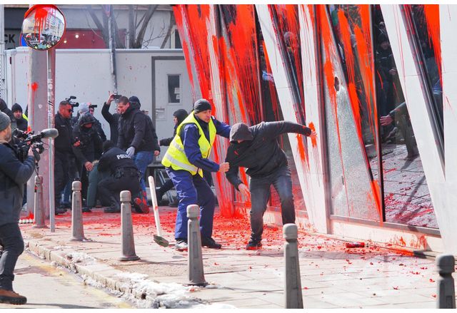 Напрежение и сериозни инциденти белязаха протеста на партия Възраждане в