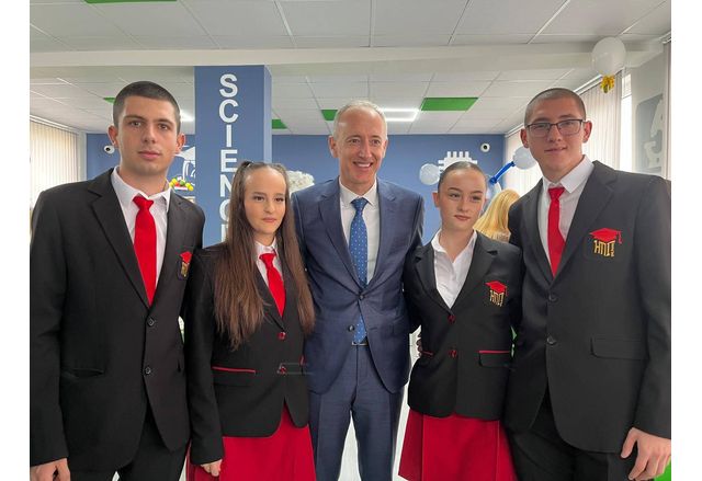 Министърът на образованието и науката Красимир Вълчев откри четири нови