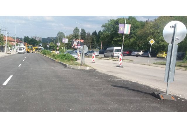 Въпреки предупрежденията на община Ловеч до болницата да си оправи канализацията, нищо не е предприето