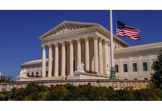 Доналд Тръмп призова Върховния съд на САЩ да реши проблема