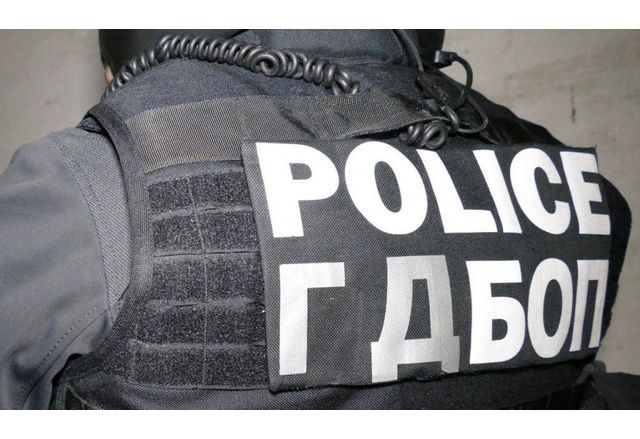 Митнически инспектор е приел подкуп в Драгоман от търговец на