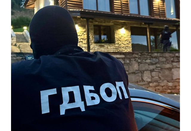Служители на ГДБОП установиха и задържаха мъж за притежание и
