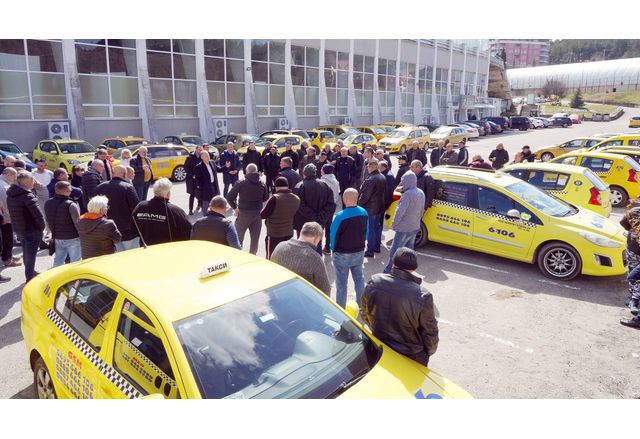 ГЕРБ-Стара Загора и таксиметровите шофьори решават проблеми