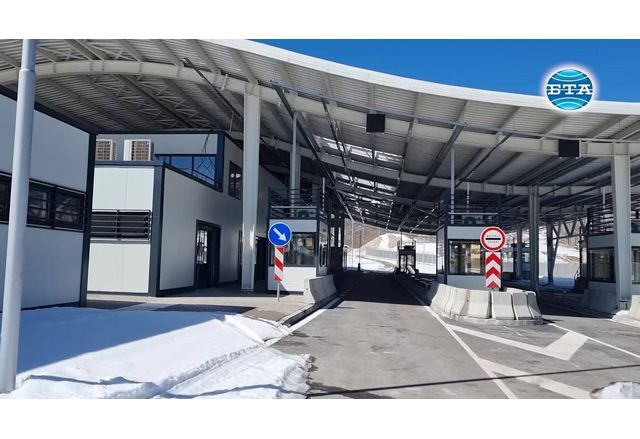 Ремонти затрудняват преминаването през Дунав мост при Русе на границата