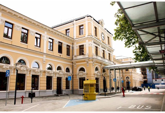 Пожар избухна в Централната поща в Пловдив съобщава БНР Огънят